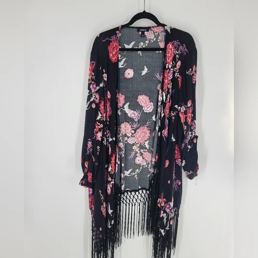 Torrid Size 1X Black Floral Print‎ Crepe Fringe Open Front Kimono Duster